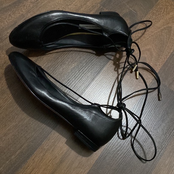 Diane Von Furstenberg Black Straps Tie Flats Shoes Size 5M - Picture 8 of 11
